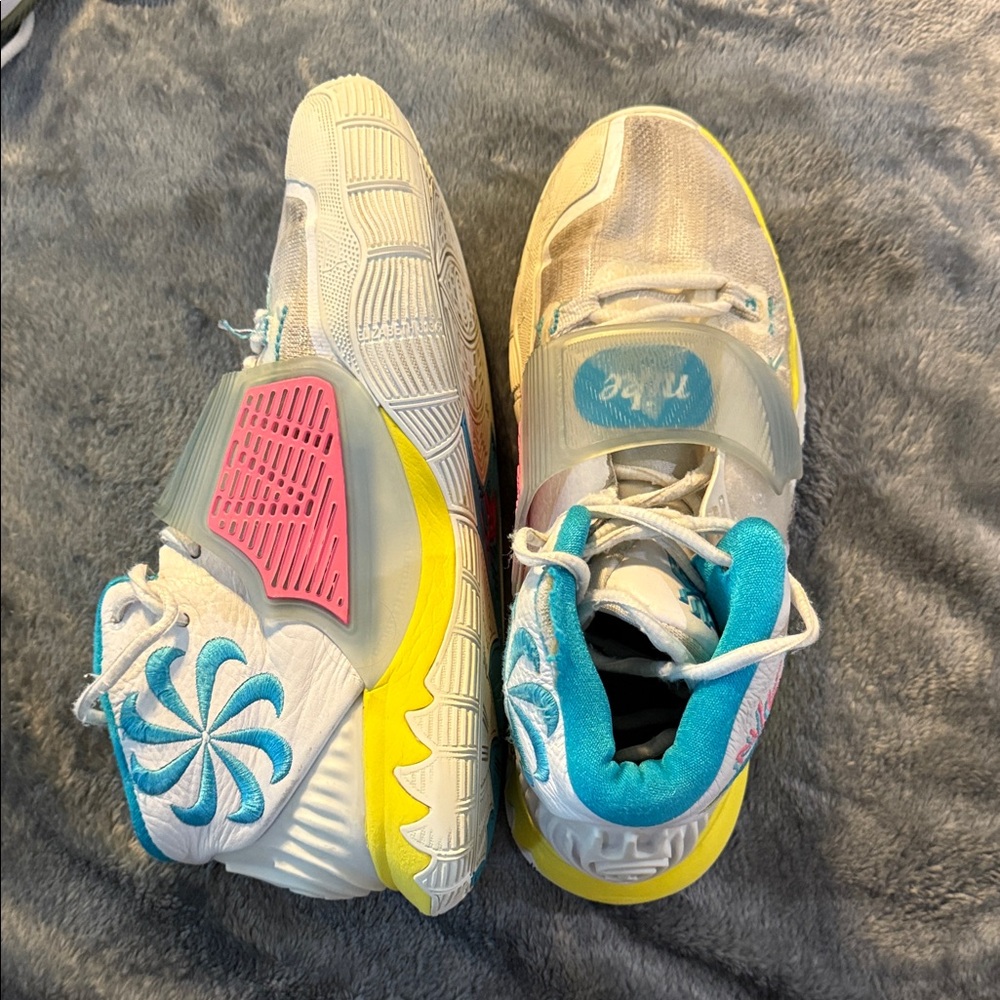 Nike Kyrie 6’s Neon Graffiti - size 6.5 Youth